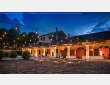 aie-fattoria-in-notturna