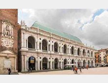 basilica-palladiana-vicenza-facade-on-piazza-dei-signori