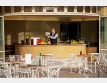 resized_galzigano_sporting_poolbar_lr_11