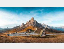 passo_giau_autunno_chiesa_picjumbo_viktor_hanacek-tablet