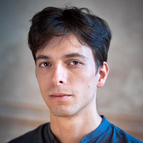 © Primo piano