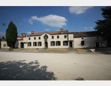 villa-beatrice-butterfly-arc-9