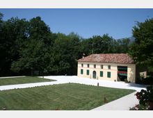 villa-san-liberale-casa-custode-da-ingresso